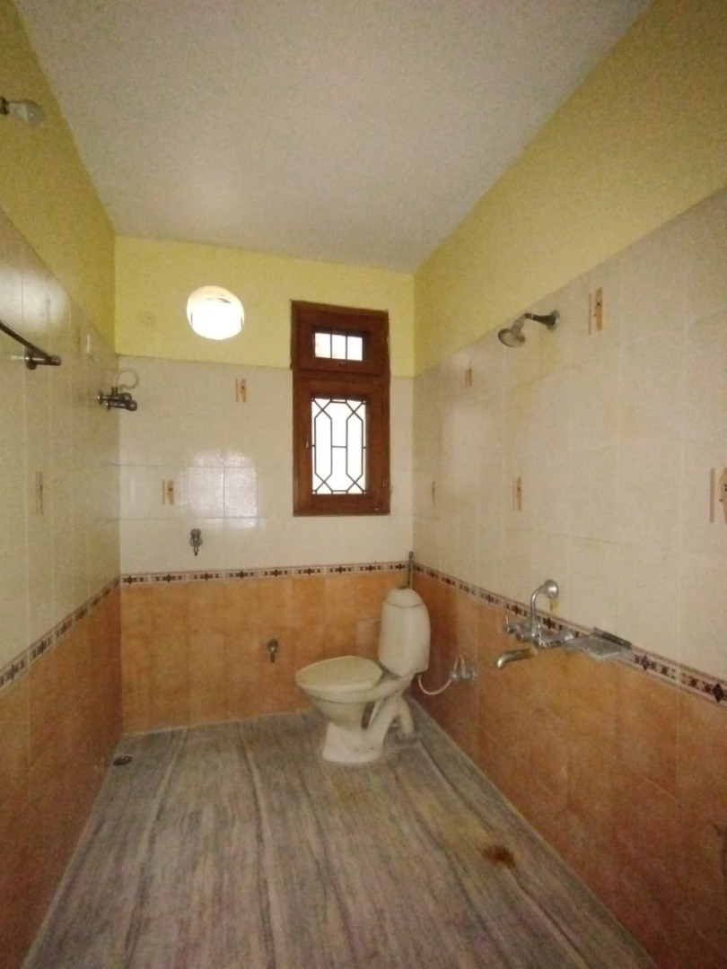 Unfurnished 2bhk in Harabala Path, Ulubari, Guwahati, Assam, India for Rent